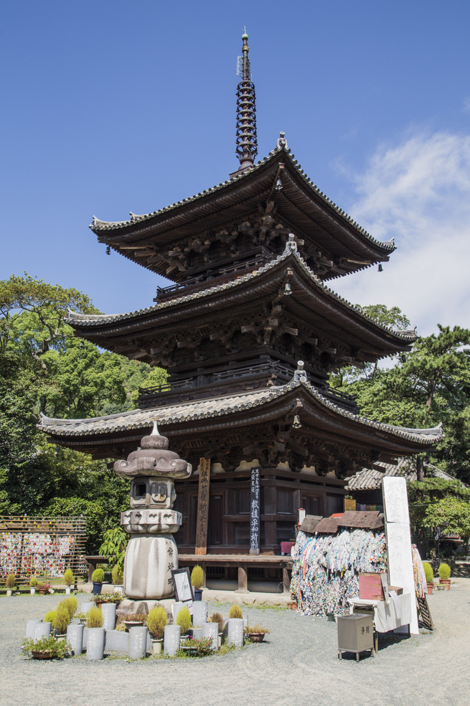 pagode-ishiteji-ji-matsuyama