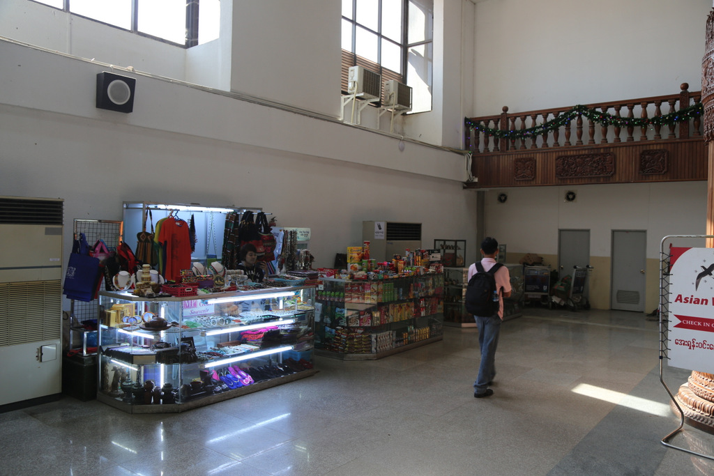 aéroport-rangoon-birmanie (3)