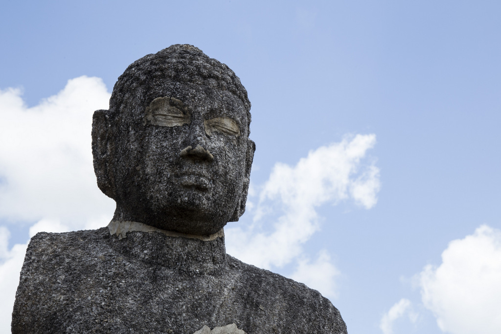 statue-polonnaruwa