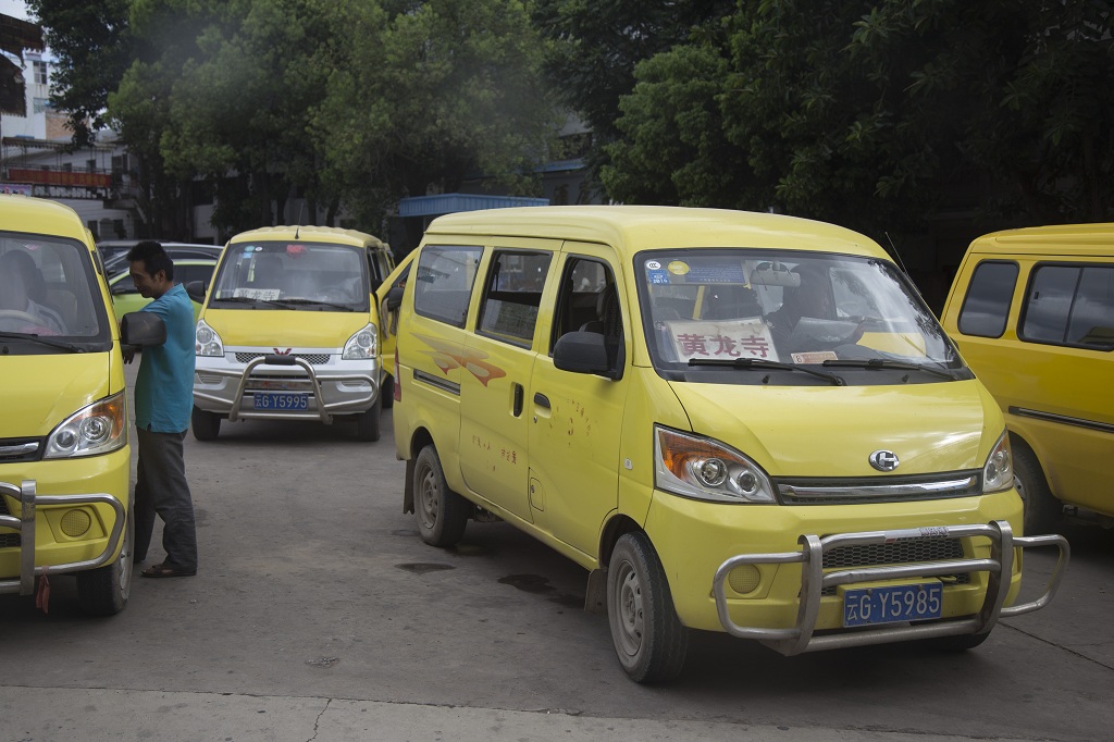 minibus-jaune-jianshui